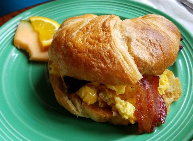 Grub | restaurant | 911 Seward St, Los Angeles, CA 90038, USA | 3234613663 OR +1 323-461-3663