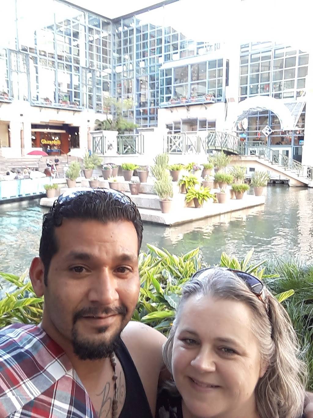 Sazos Marriott Rivercenter | restaurant | 101 Bowie St, San Antonio, TX 78205, USA | 2105546180 OR +1 210-554-6180