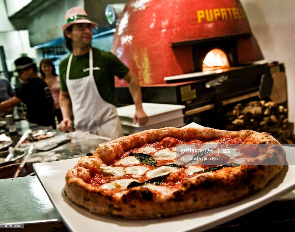 Pauls Pizza | restaurant | 5 Congress St, Portland, ME 04101, USA | 2075500750 OR +1 207-550-0750