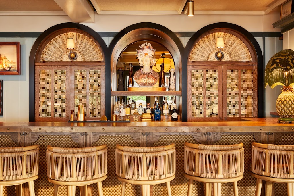 Sister Ship | restaurant | 29 Centre St, Nantucket, MA 02554, USA | 5082036889 OR +1 508-203-6889