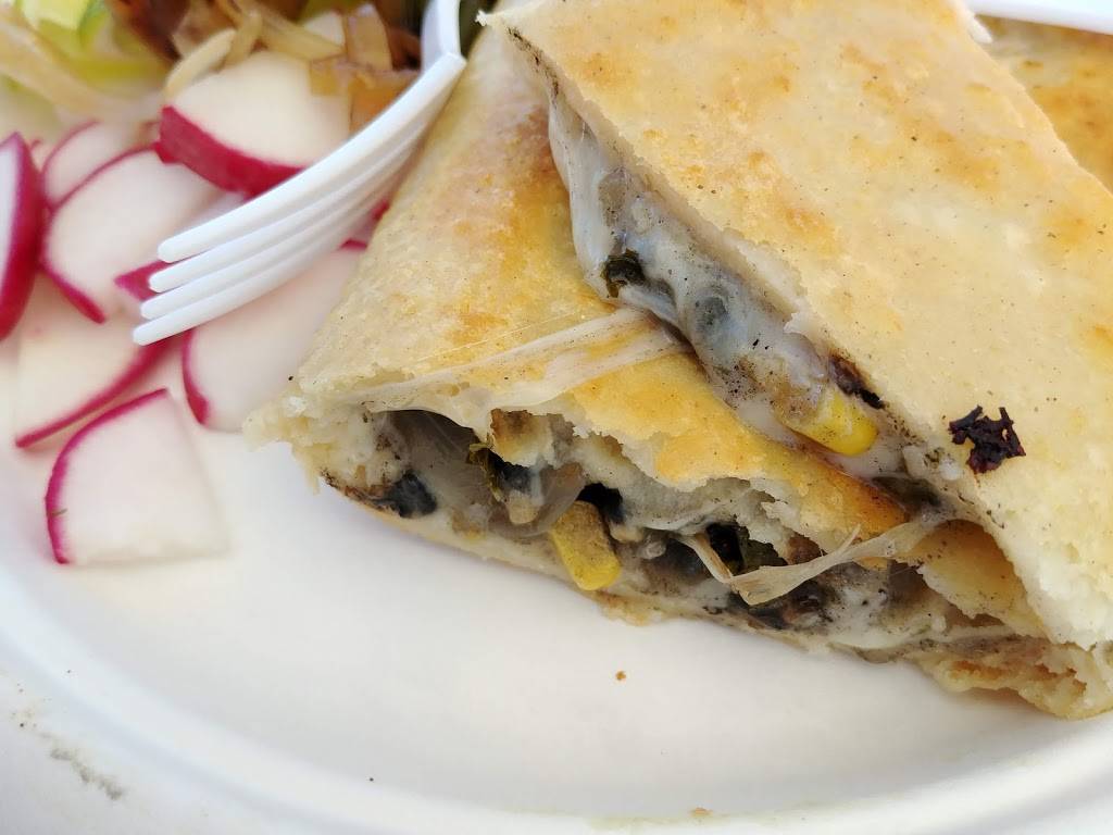 Antojitos Chapines | restaurant | 2600-2626 Cropley Ave, San Jose, CA 95132, USA | 4085079320 OR +1 408-507-9320