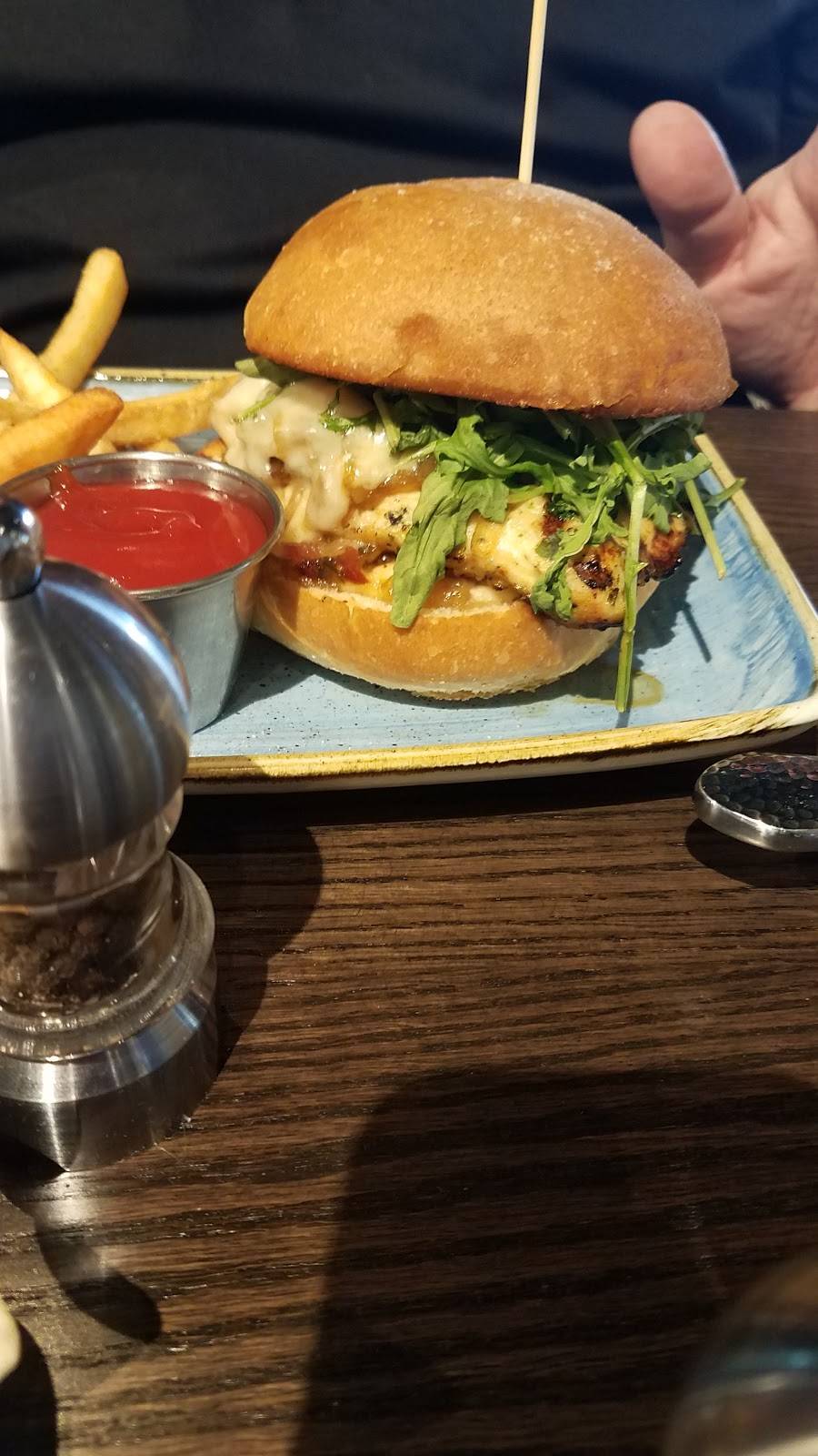 CB Live | restaurant | 21001 N Tatum Blvd, Phoenix, AZ 85050, USA | 6029105161 OR +1 602-910-5161