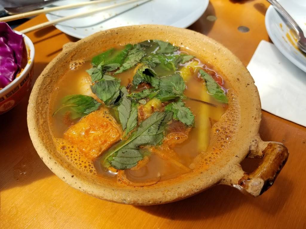 Nyum Bai | restaurant | Ste. 11, 3340 E 12th St, Oakland, CA 94601, USA | 5105003338 OR +1 510-500-3338