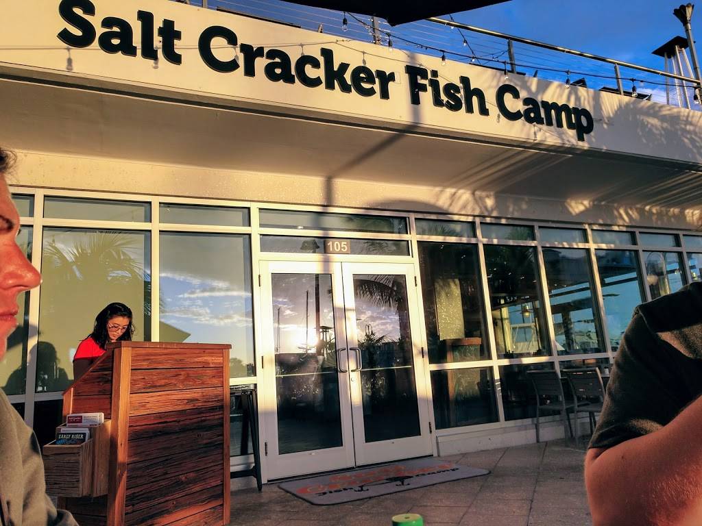 Salt Cracker Fish Camp | restaurant | 25 Causeway Blvd, Clearwater, FL 33767, USA | 7274426910 OR +1 727-442-6910