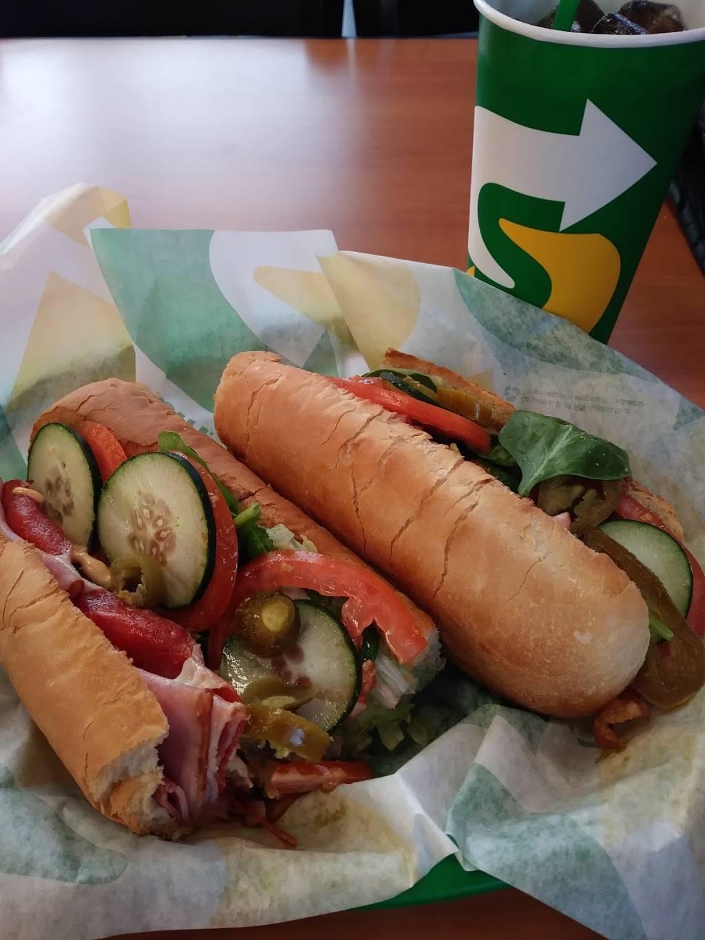 Subway | meal takeaway | 352 W Valley Pkwy, Escondido, CA 92025, USA | 7607358870 OR +1 760-735-8870