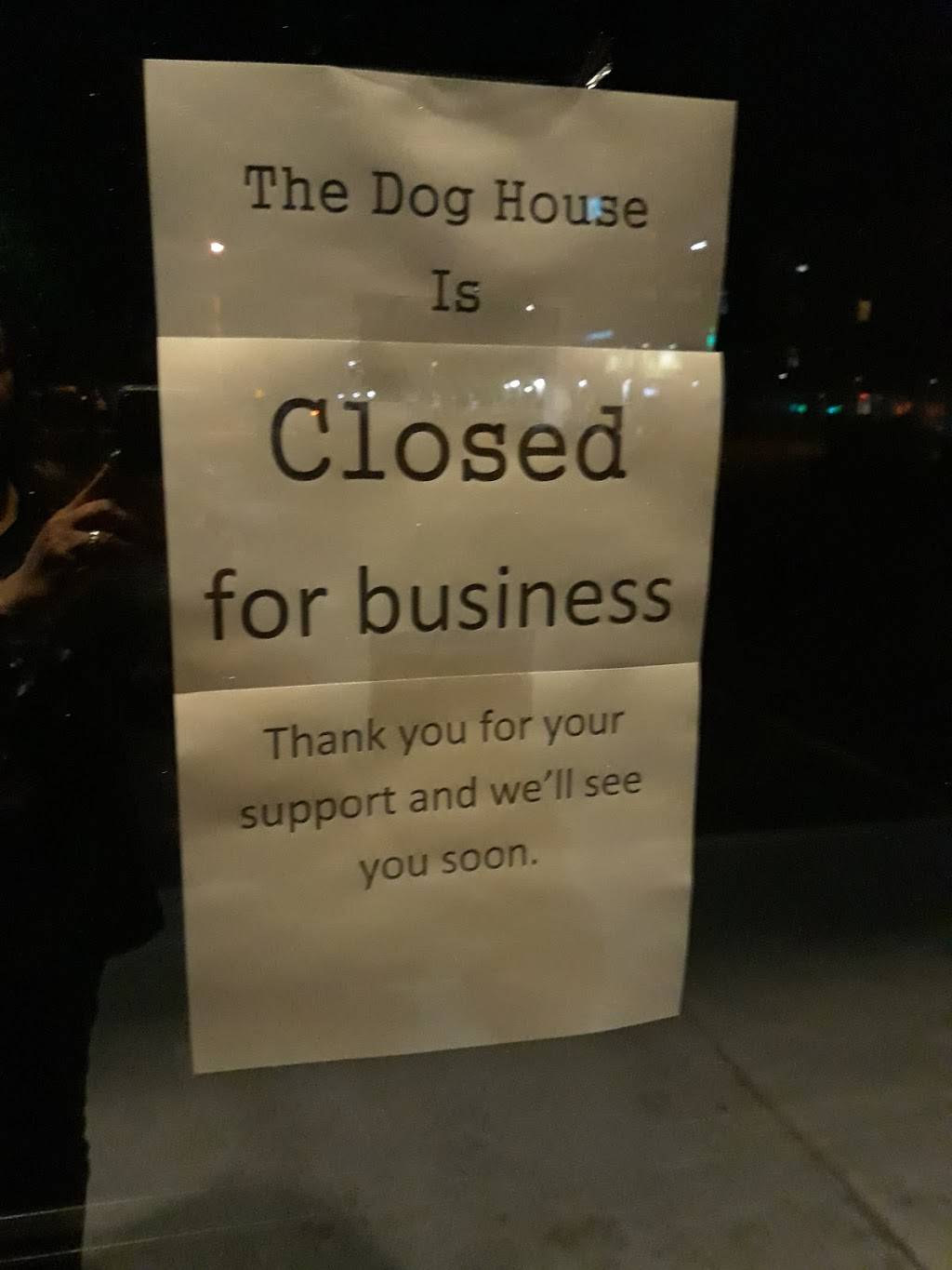 Sleepy Dog Saloon & Brewery | restaurant | 1920 E University Dr, Tempe, AZ 85281, USA | 4809675476 OR +1 480-967-5476