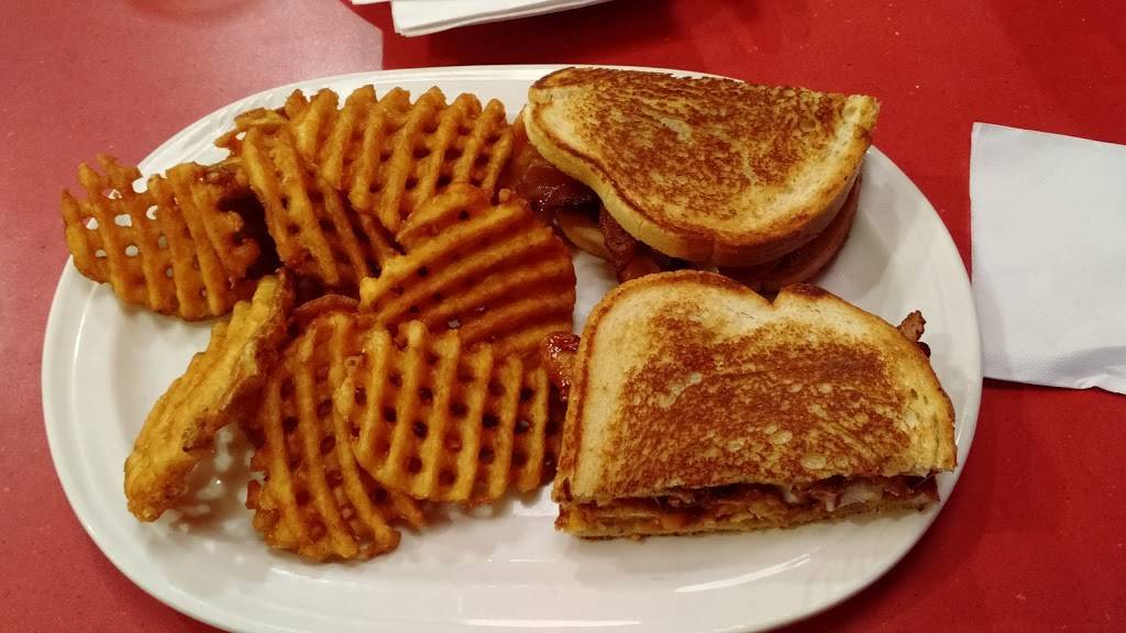 Friendlys | restaurant | 1469 Providence Hwy, Norwood, MA 02062, USA | 7817697583 OR +1 781-769-7583