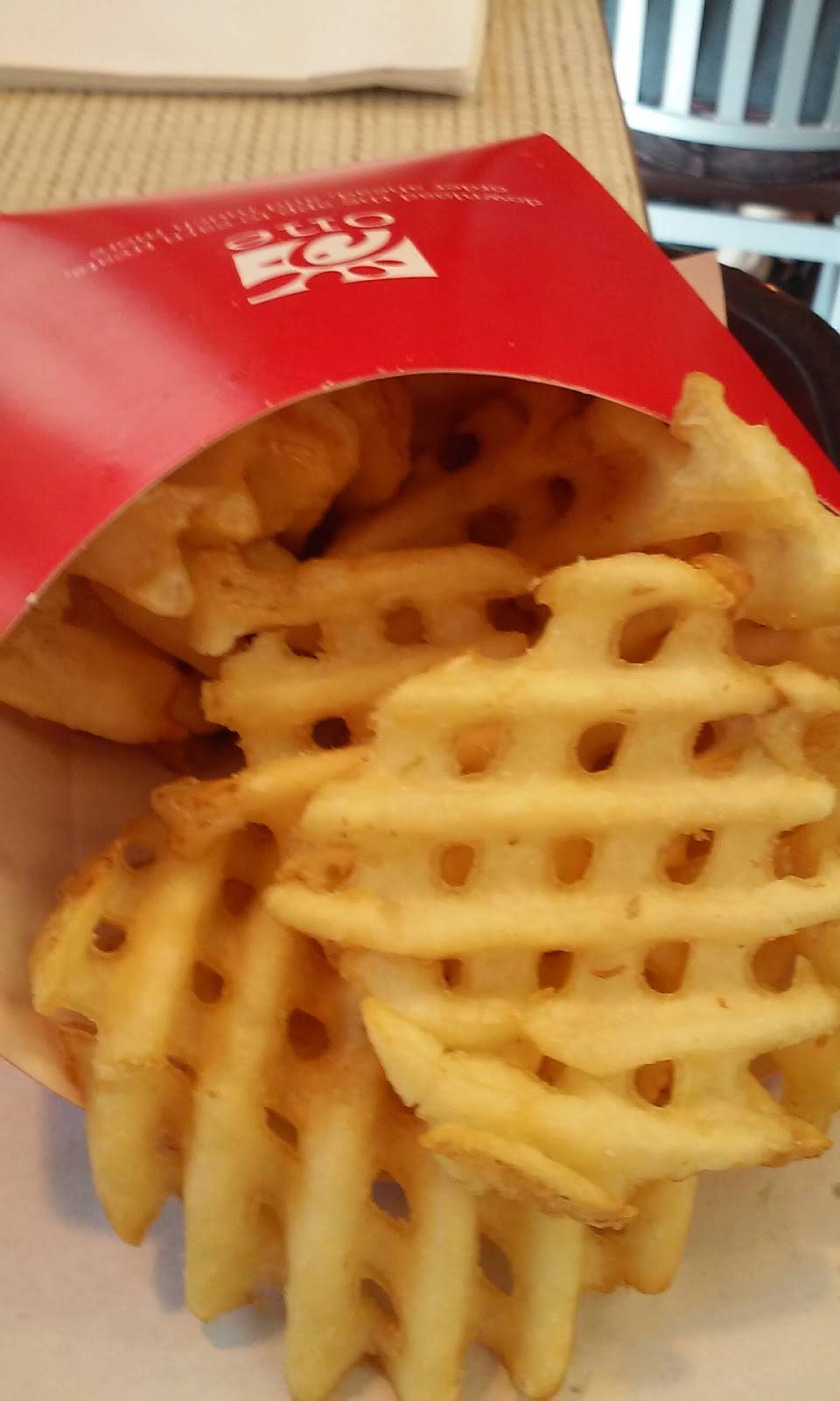 Chick-fil-A | restaurant | 5240 E Southport Rd, Indianapolis, IN 46237, USA | 3177807477 OR +1 317-780-7477