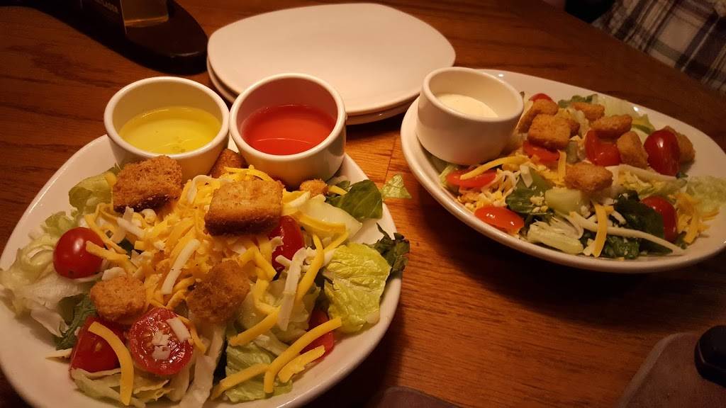 Outback Steakhouse | restaurant | 1067 Old Country Rd, Westbury, NY 11590, USA | 5163340518 OR +1 516-334-0518