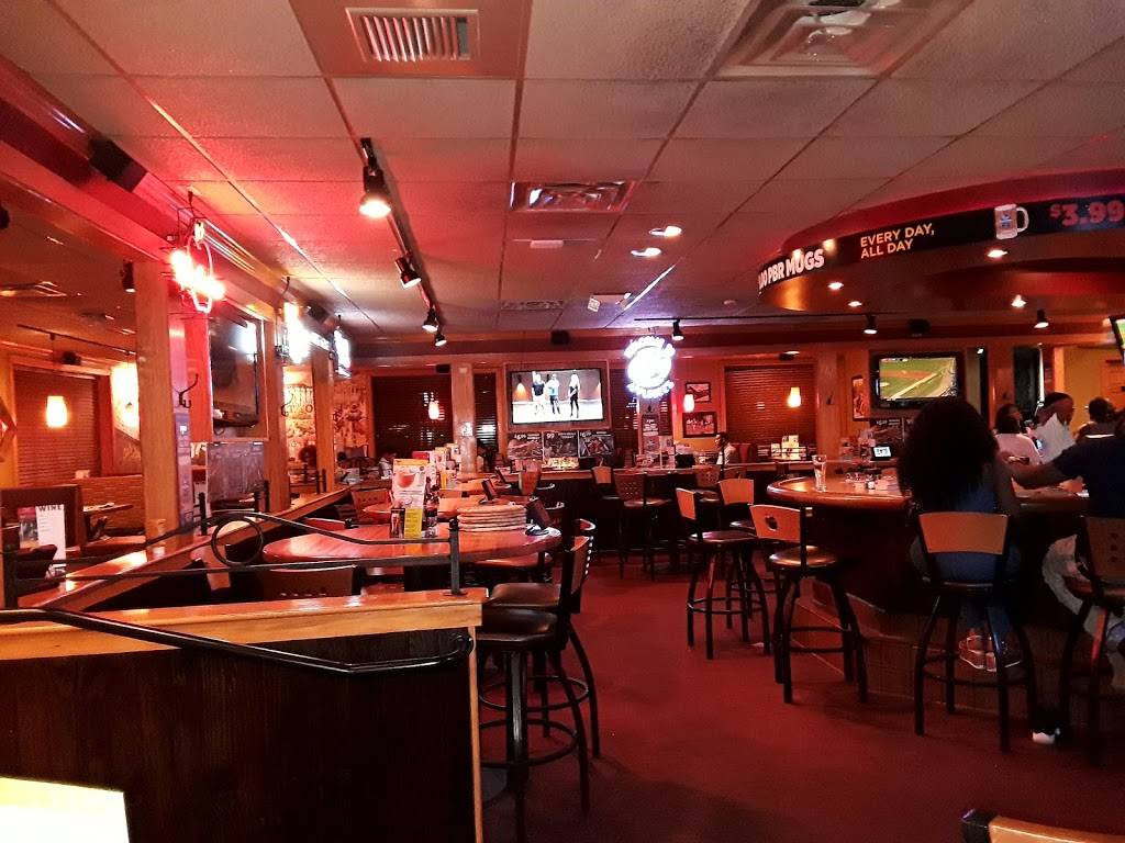 Applebees Grill + Bar | restaurant | 111 Clinton Center Dr, Clinton, MS 39056, USA | 6019248644 OR +1 601-924-8644