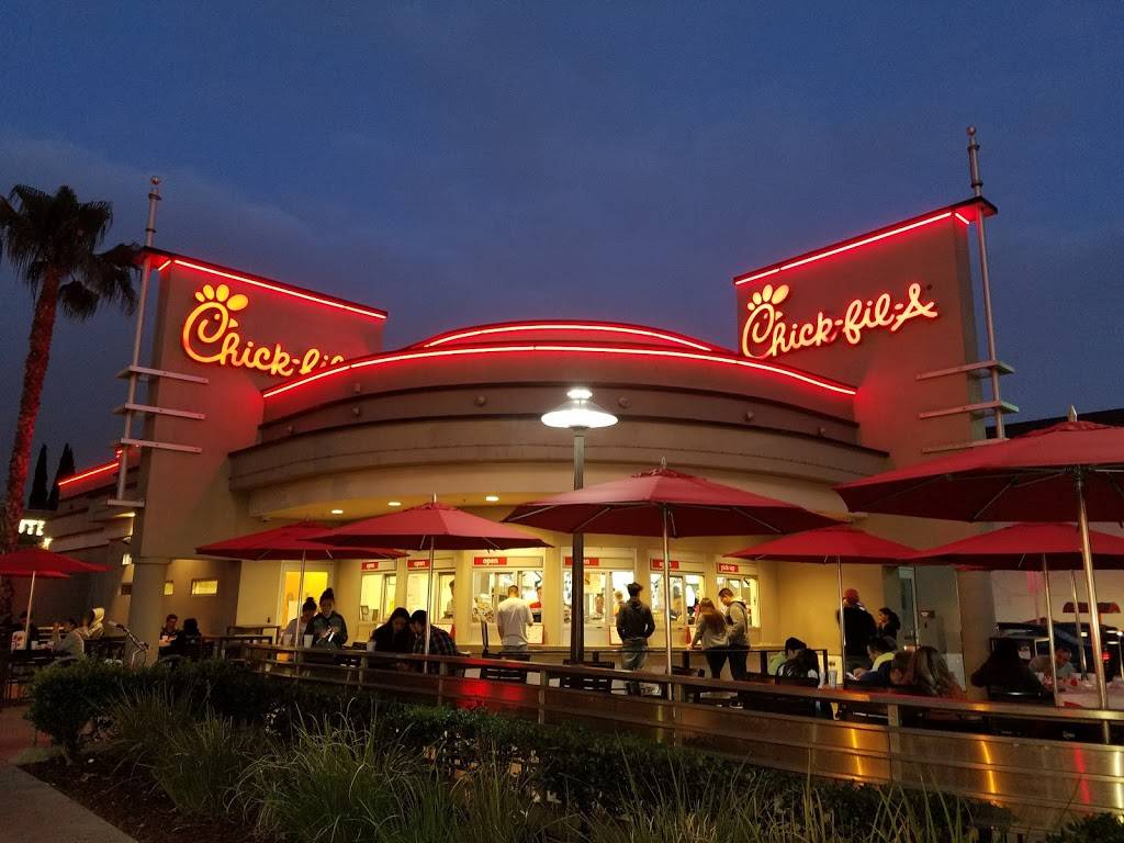 Chick-fil-A | restaurant | 6750 Sunset Blvd, Los Angeles, CA 90028, USA | 3234642455 OR +1 323-464-2455