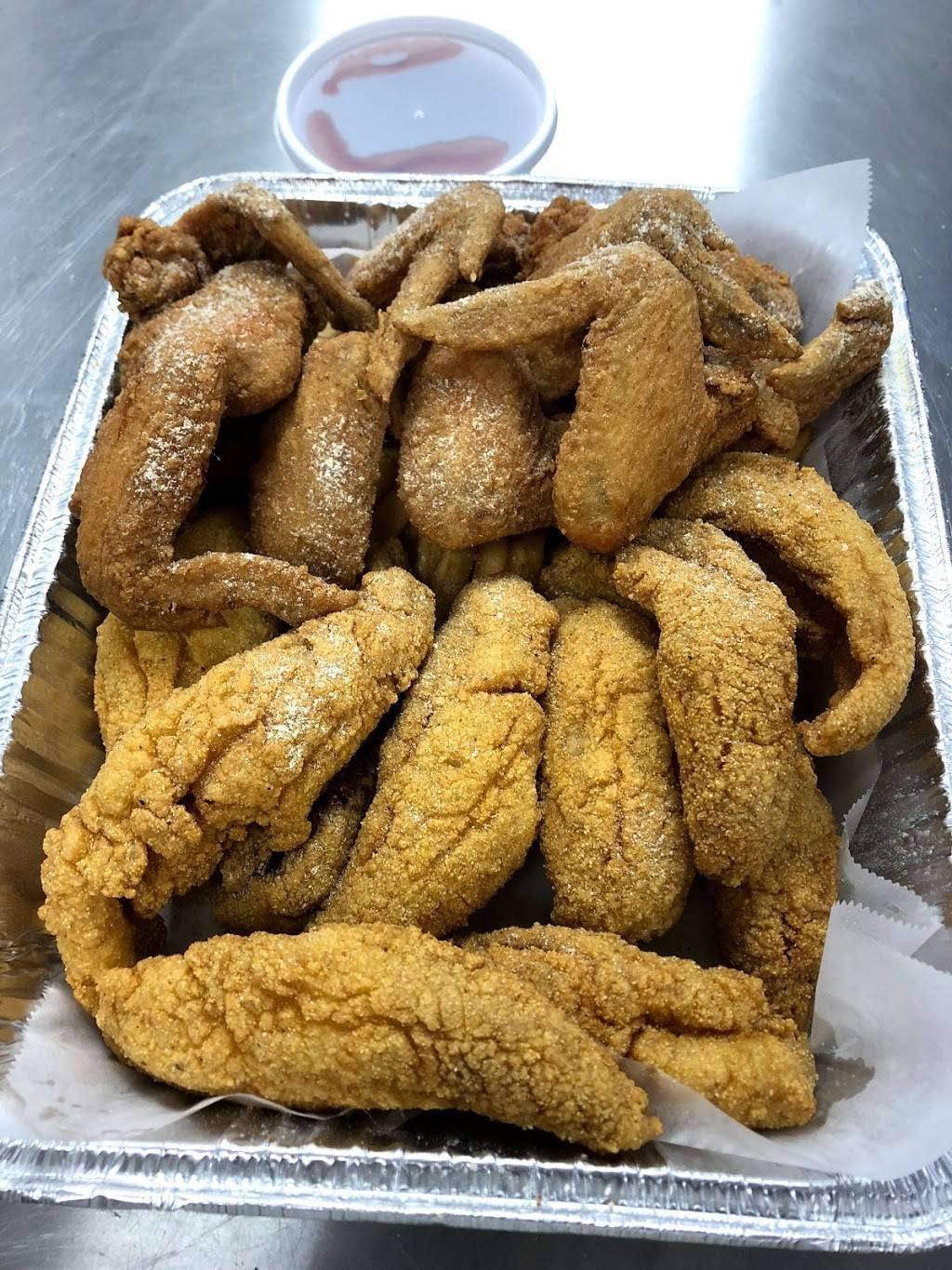 Golden Fish & Chicken 63rd & Richmond | restaurant | 2730, 2926 W 63rd St, Chicago, IL 60629, USA | 7734340449 OR +1 773-434-0449