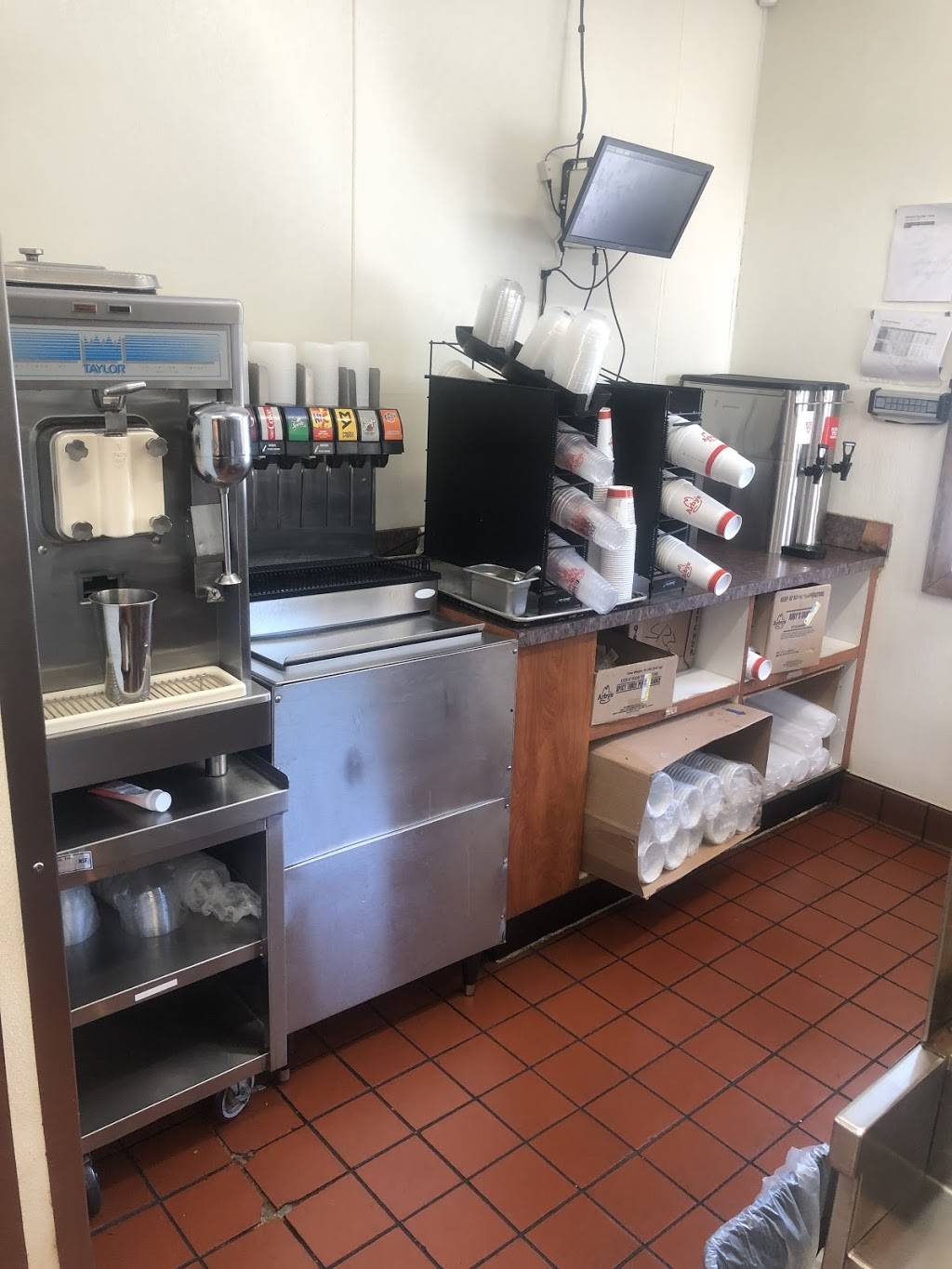 Arbys | restaurant | 2061 Watson Blvd, Warner Robins, GA 31093, USA | 4789234315 OR +1 478-923-4315