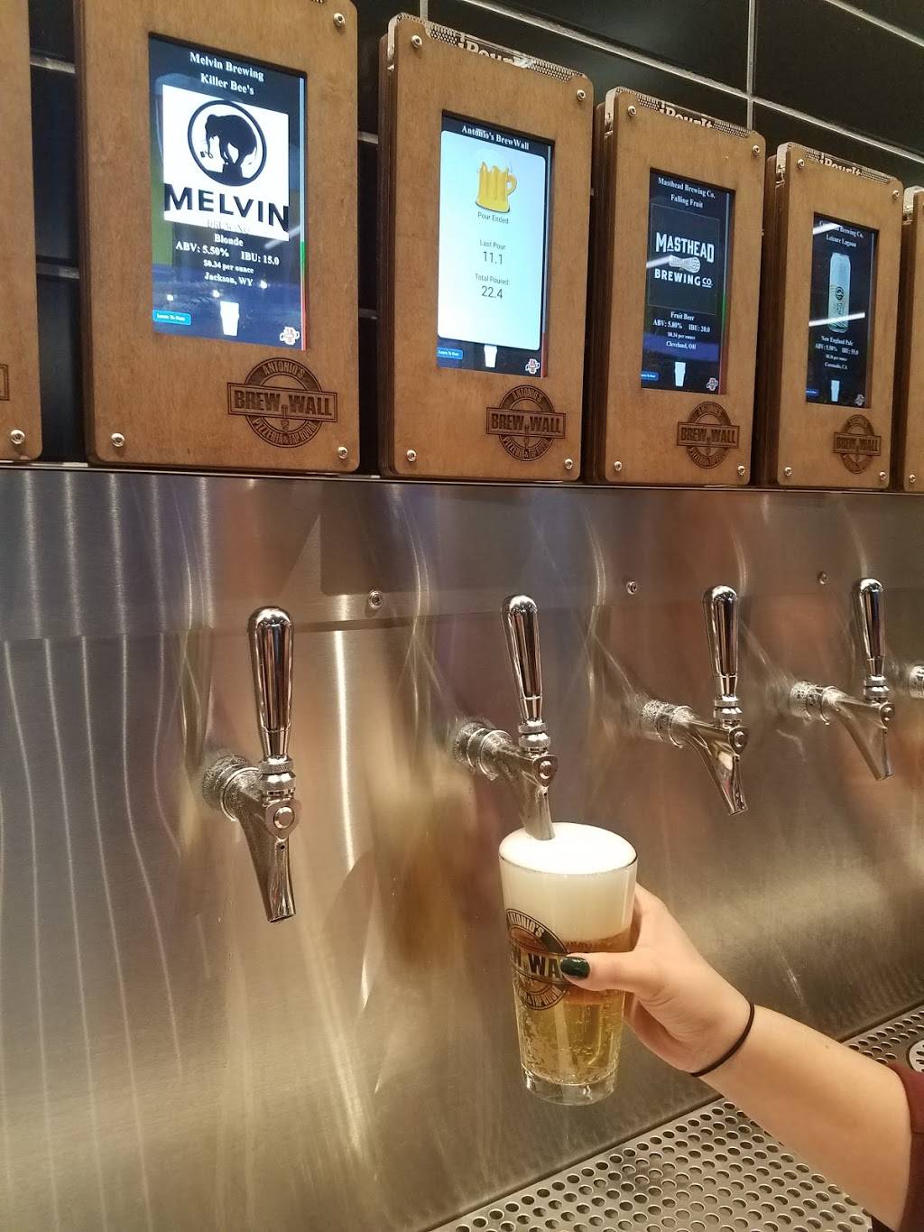 BrewWall | restaurant | 3161 Heritage Center Dr, Copley, OH 44321, USA | 3305766880 OR +1 330-576-6880