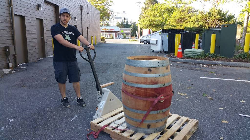 Crucible Brewing - Everett Foundry | restaurant | 909 SE Everett Mall Way, Everett, WA 98208, USA | 4253747293 OR +1 425-374-7293