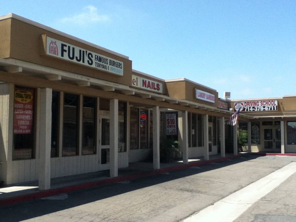 Fujis Famous Burger | restaurant | 15885 Gothard St, Huntington Beach, CA 92647, USA | 7148916066 OR +1 714-891-6066