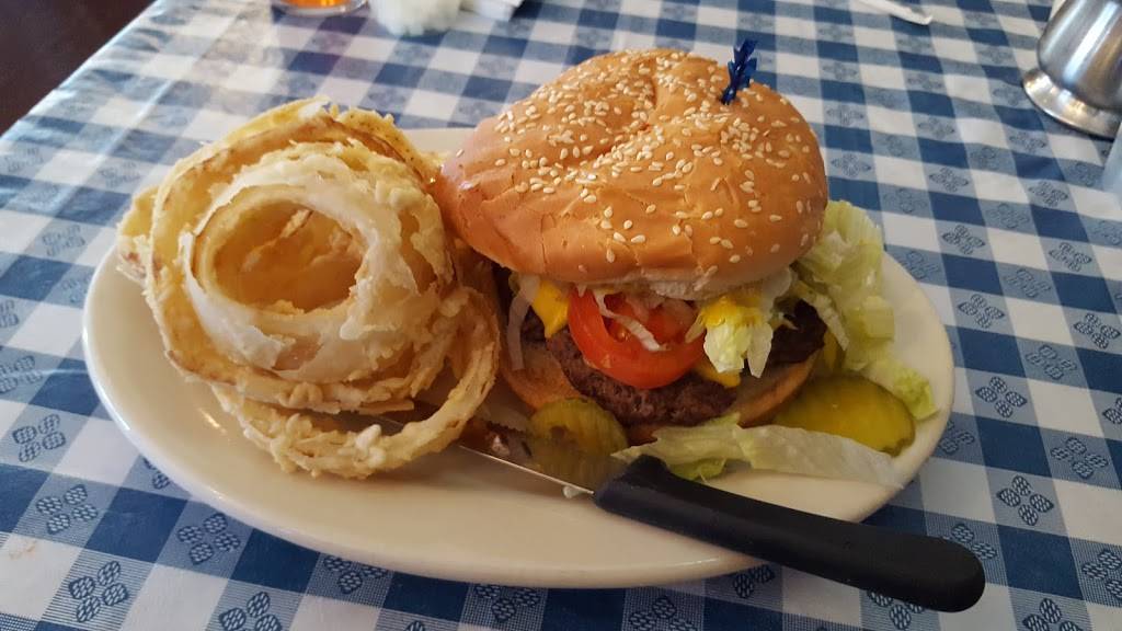 Tessies Place | restaurant | 116 N Woodlawn Ave, Metairie, LA 70001, USA | 5048358377 OR +1 504-835-8377