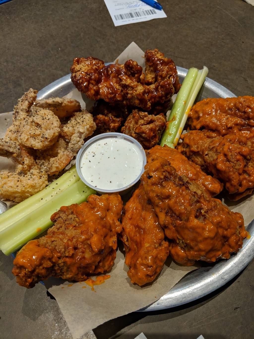 Hooters | restaurant | 850 I-10, Beaumont, TX 77707, USA | 4098929464 OR +1 409-892-9464