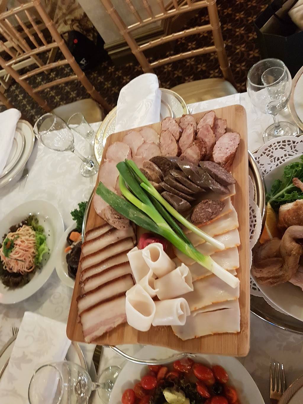 Ivy Castle by Renaissance the Creek | restaurant | 2120 Dundas St E, Mississauga, ON L4X 2V3, Canada | 4164649797 OR +1 416-464-9797