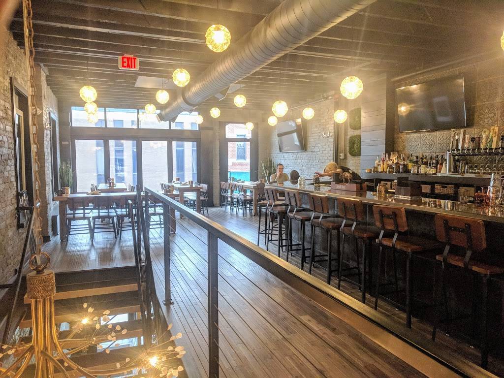 The Burger Social | restaurant | 108 N Hale St, Wheaton, IL 60187, USA | 6304800458 OR +1 630-480-0458