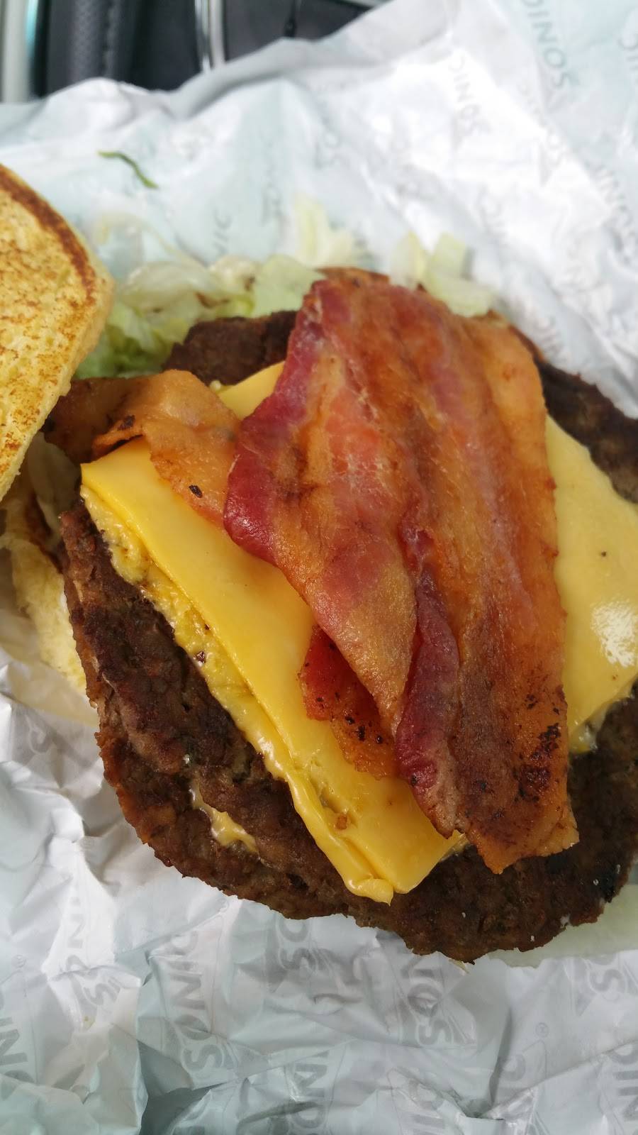 Sonic Drive-In | restaurant | 302 Greenbriar Dr, Normal, IL 61761, USA | 3098082130 OR +1 309-808-2130