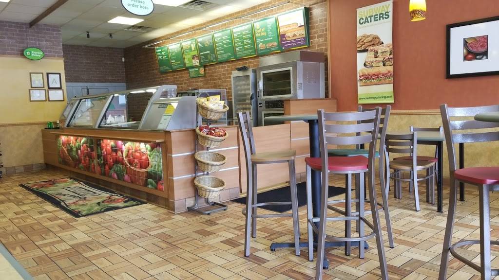 Subway | meal takeaway | 1670 Pass Rd, Biloxi, MS 39531, USA | 2283746646 OR +1 228-374-6646