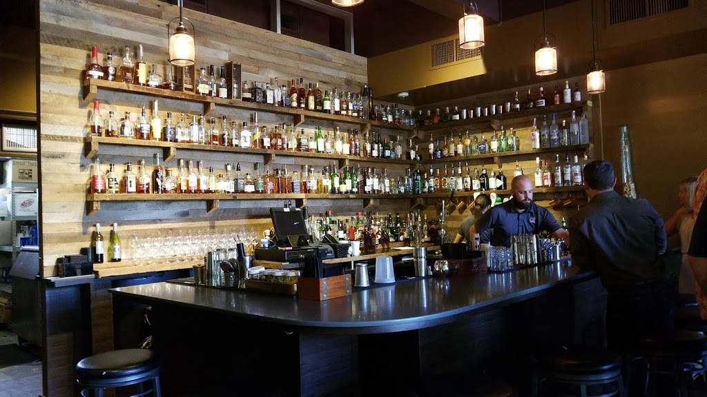 POUR Restaurant & Bar | restaurant | 1 Degaulle Square, Lafayette, LA 70508, USA | 3379818085 OR +1 337-981-8085