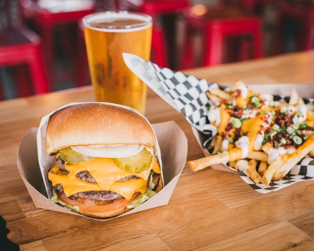 Colin Cowherds The Herd | restaurant | 21770 Del Amo Cir E, Torrance, CA 90503, USA | 3102949838 OR +1 310-294-9838