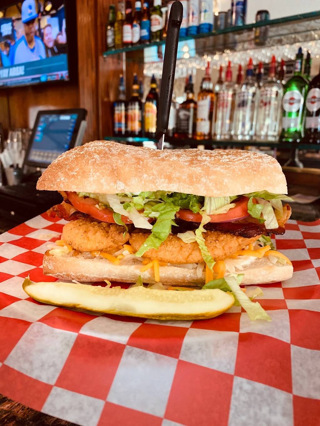 Courthouse Subs & Pub | restaurant | 505 W Main St, Tavares, FL 32778, USA | 3522534663 OR +1 352-253-4663