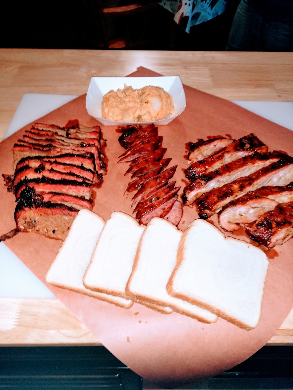 Rey Rays BBQ & Catering LLC | restaurant | 51 E Ave K, San Angelo, TX 76903, USA | 3252730776 OR +1 325-273-0776