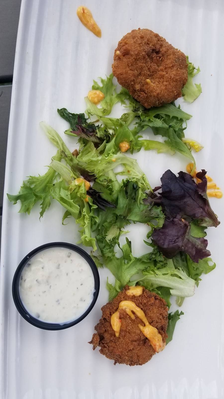 Barretts Waterfront | restaurant | 1082 Davol St, Fall River, MA 02720, USA | 7743656435 OR +1 774-365-6435