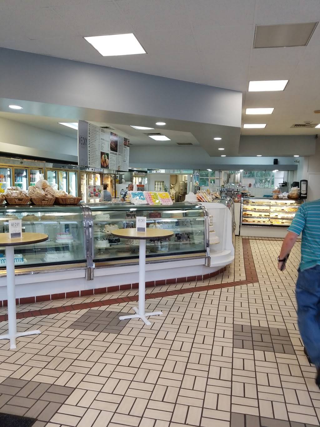 Vecky Bakery | bakery | 17537 Pines Blvd, Pembroke Pines, FL 33029, USA | 9543925958 OR +1 954-392-5958