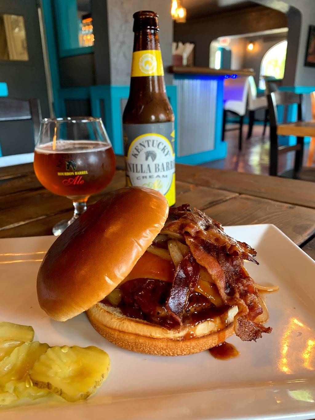 Reefers Gastropub | restaurant | 105 Palm Ave, Islamorada, FL 33036, USA | 3054251980 OR +1 305-425-1980