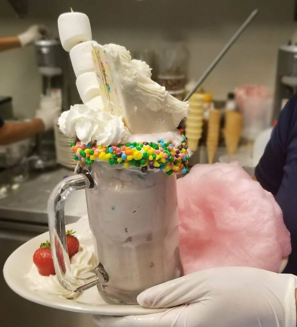 Brooks Burgers | restaurant | 2220 Logan Blvd N Suite 805, Naples, FL 34119, USA | 2394516397 OR +1 239-451-6397