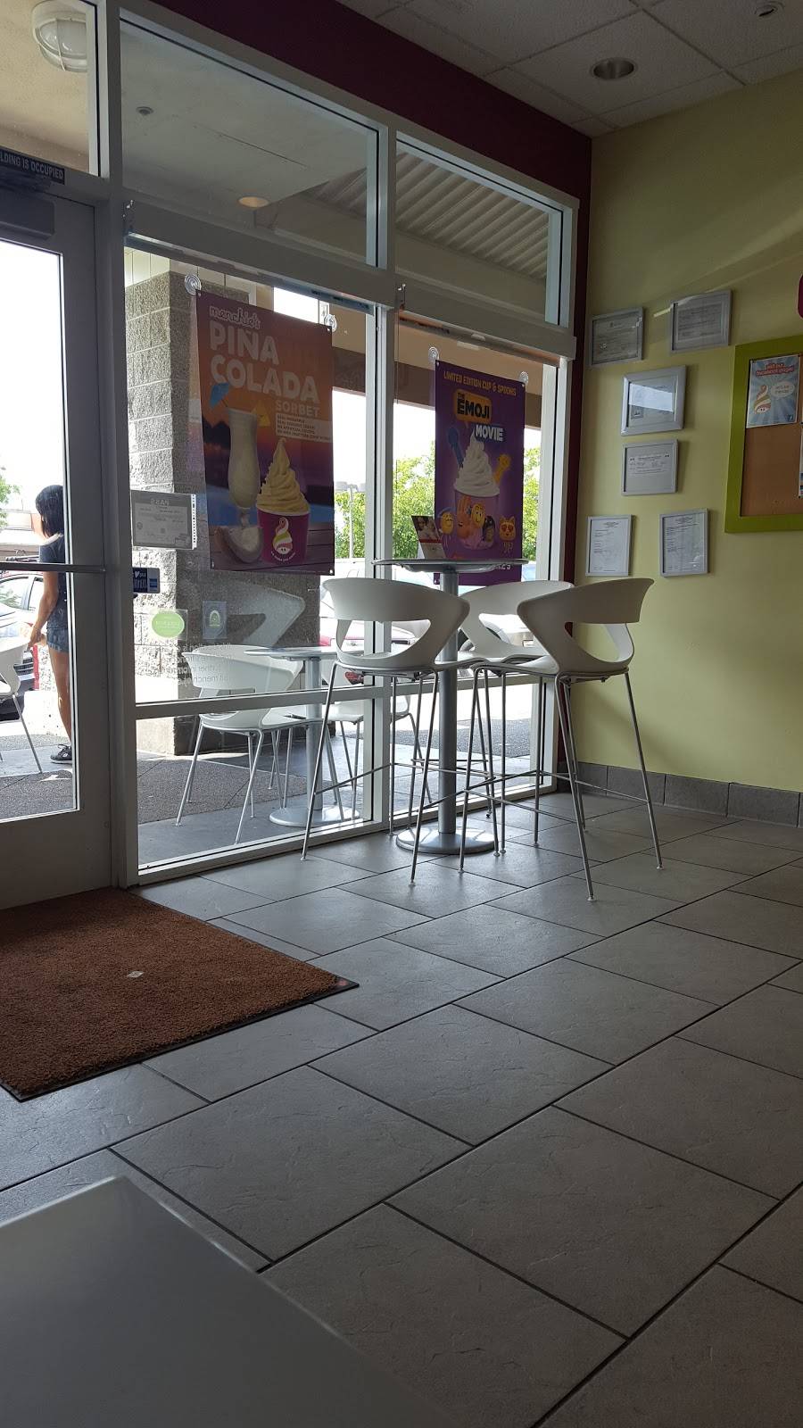 Menchies Frozen Yogurt | bakery | 2188 Santa Rosa Ave Ste A-3, Santa Rosa, CA 95407, USA | 7075459866 OR +1 707-545-9866