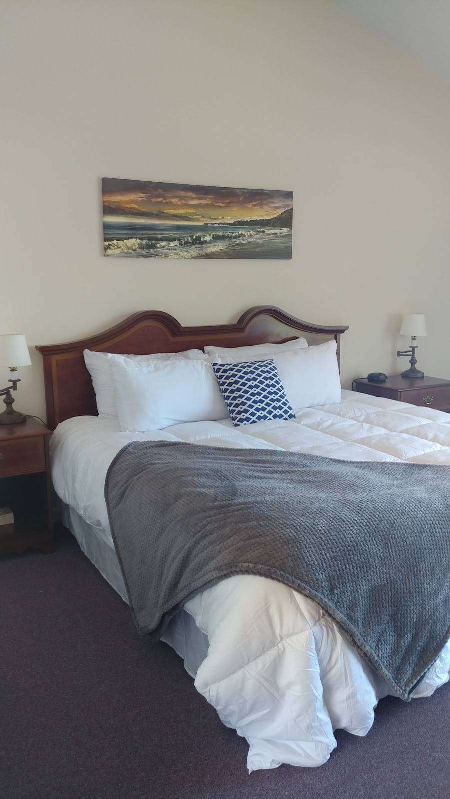 Smuggler’s Cove Inn | restaurant | 727 Ocean Point Rd, East Boothbay, ME 04544, USA | 2076332800 OR +1 207-633-2800