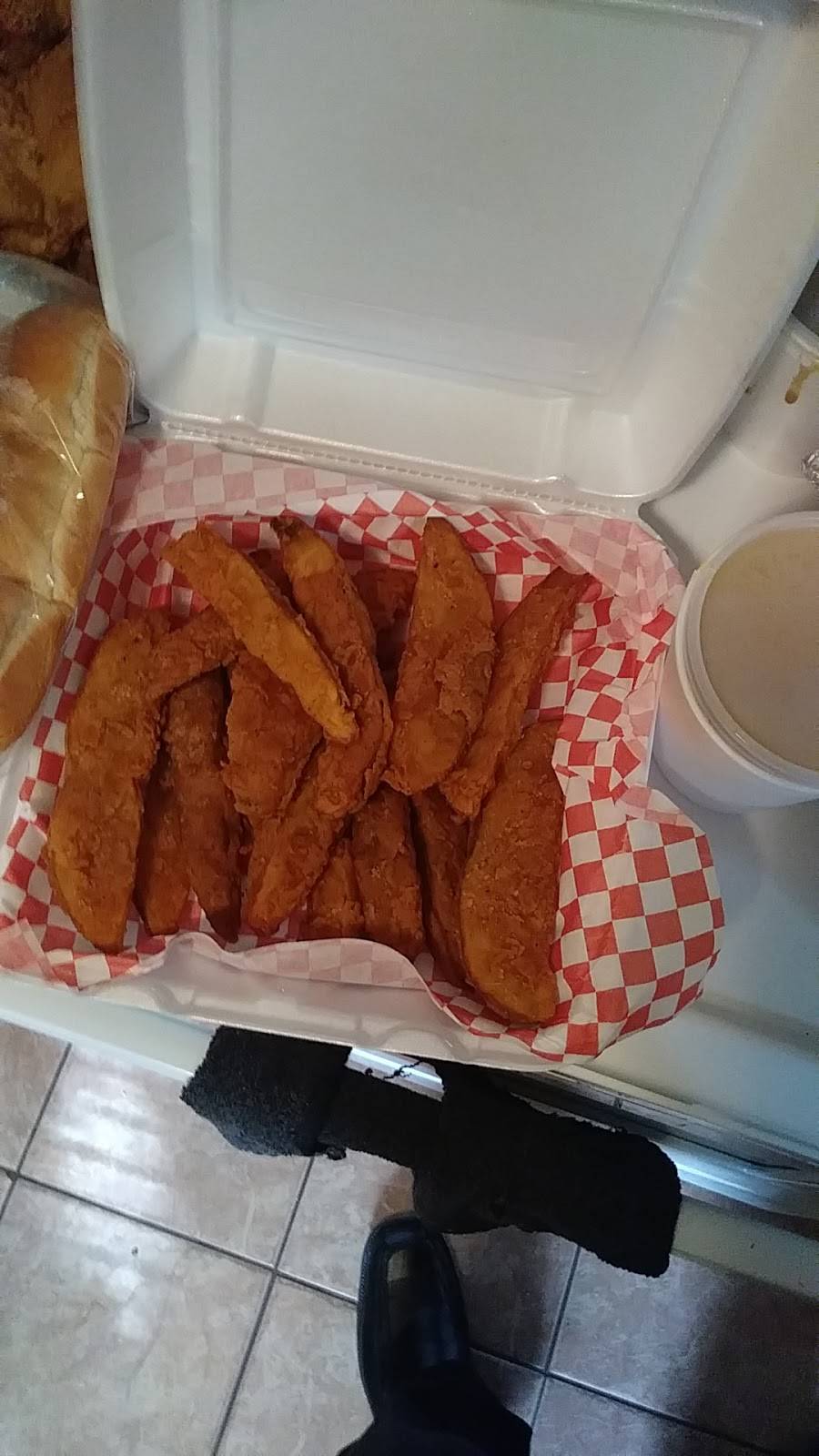 Dixie Chicken LLC | restaurant | 3947 Dixie Hwy, Louisville, KY 40216, USA | 5024482102 OR +1 502-448-2102