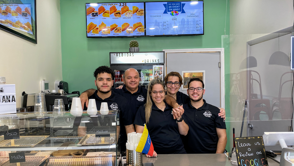 Pa Paraguaná Venezuelan Latin Restaurant | restaurant | 2381 N Orange Blossom Trail, Kissimmee, FL 34744, USA | 3212004400 OR +1 321-200-4400