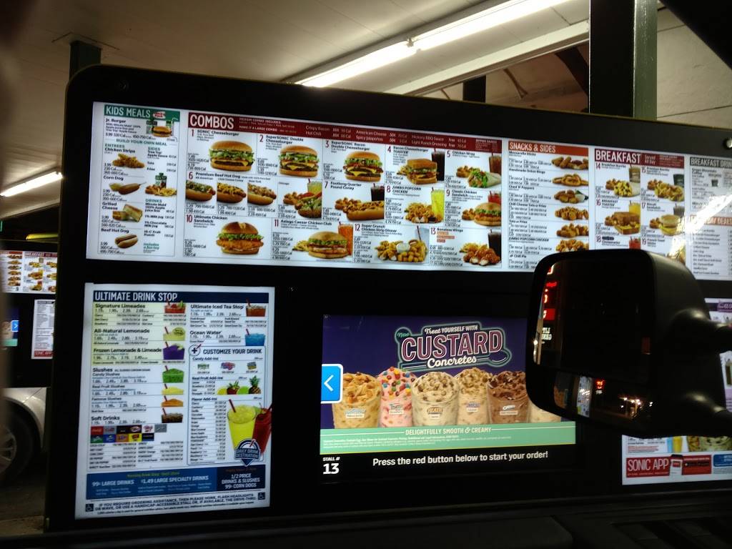 Sonic Drive-In | restaurant | 302 W Main St, Waverly, TN 37185, USA | 9312964049 OR +1 931-296-4049