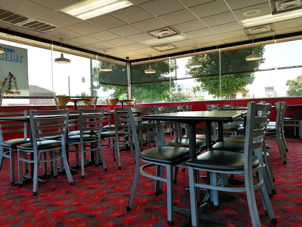 Krystal | meal takeaway | 125 Fork Of River Pkwy, Sevierville, TN 37862, USA | 8654281895 OR +1 865-428-1895