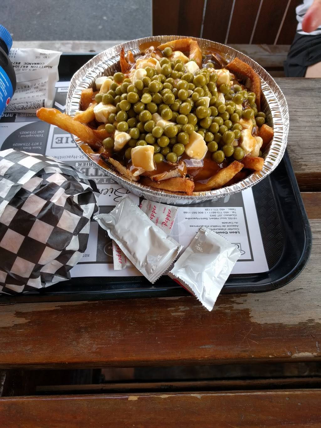 Le Laurier Restaurant/Crèmerie | restaurant | 1350 Boulevard Laurier E, Saint-Hyacinthe, QC J2T 1K3, Canada | 4507780411 OR +1 450-778-0411