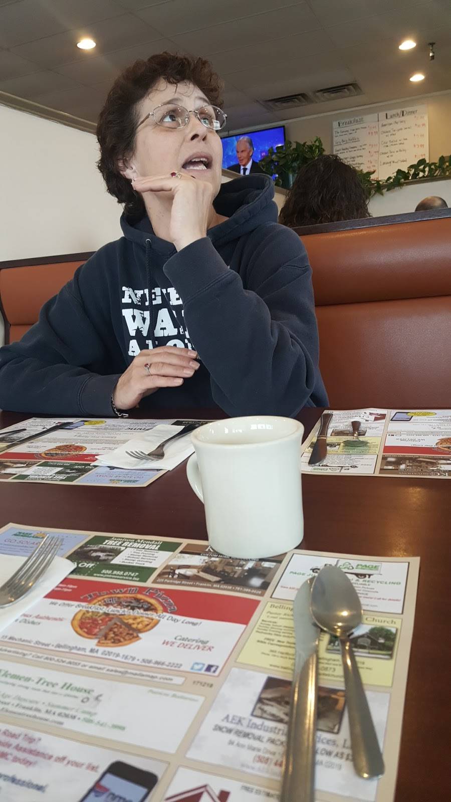 Town Pizza & Cafe | restaurant | 15 Mechanic St, Bellingham, MA 02019, USA | 5089662222 OR +1 508-966-2222