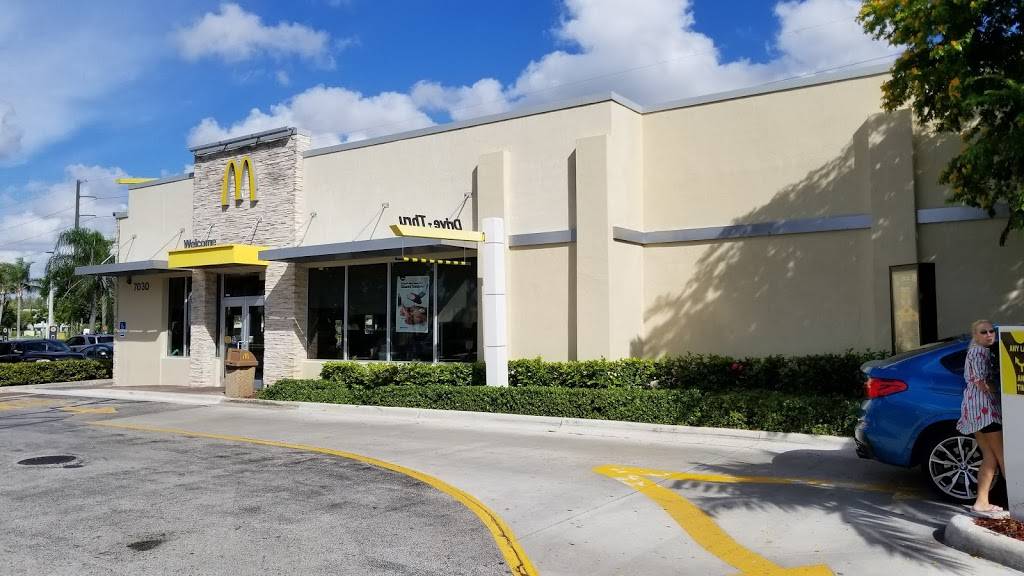 McDonalds | cafe | 7030 W Palmetto Park Rd, Boca Raton, FL 33433, USA | 5613926768 OR +1 561-392-6768