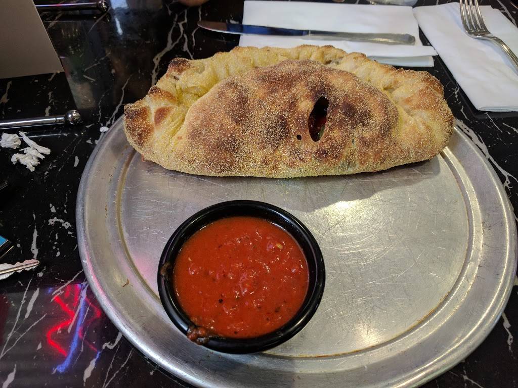 Two Girls Pizzeria | restaurant | 140 W Duval Mine Rd # 108, Green Valley, AZ 85614, USA | 5206257499 OR +1 520-625-7499