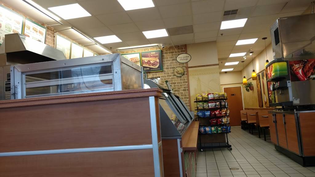 Subway Restaurants | restaurant | 901 Oak Tree Avenue, South Plainfield, NJ 07080, USA | 9088221300 OR +1 908-822-1300