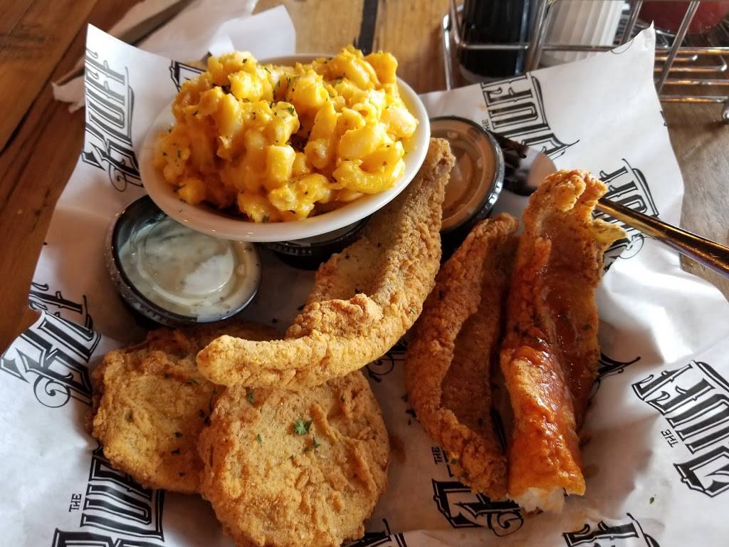 The Bluff | restaurant | 535 S Highland St, Memphis, TN 38111, USA | 9014547771 OR +1 901-454-7771