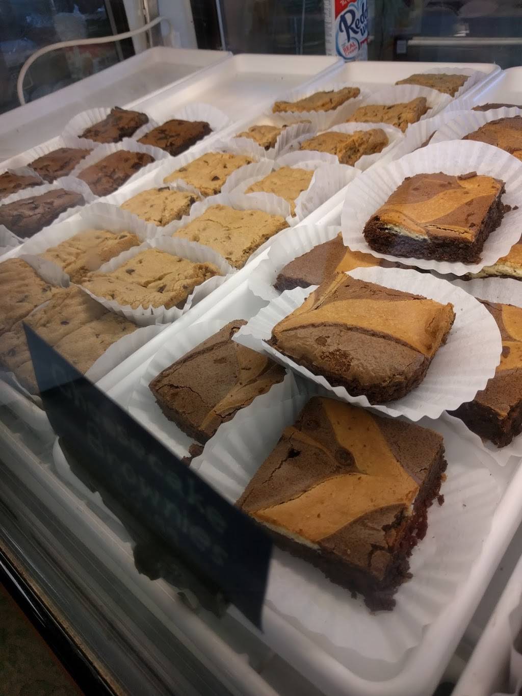 Italian Gourmet Deli Bakery Café | restaurant | 1235 Wampanoag Trail, Riverside, RI 02915, USA | 4014158155 OR +1 401-415-8155