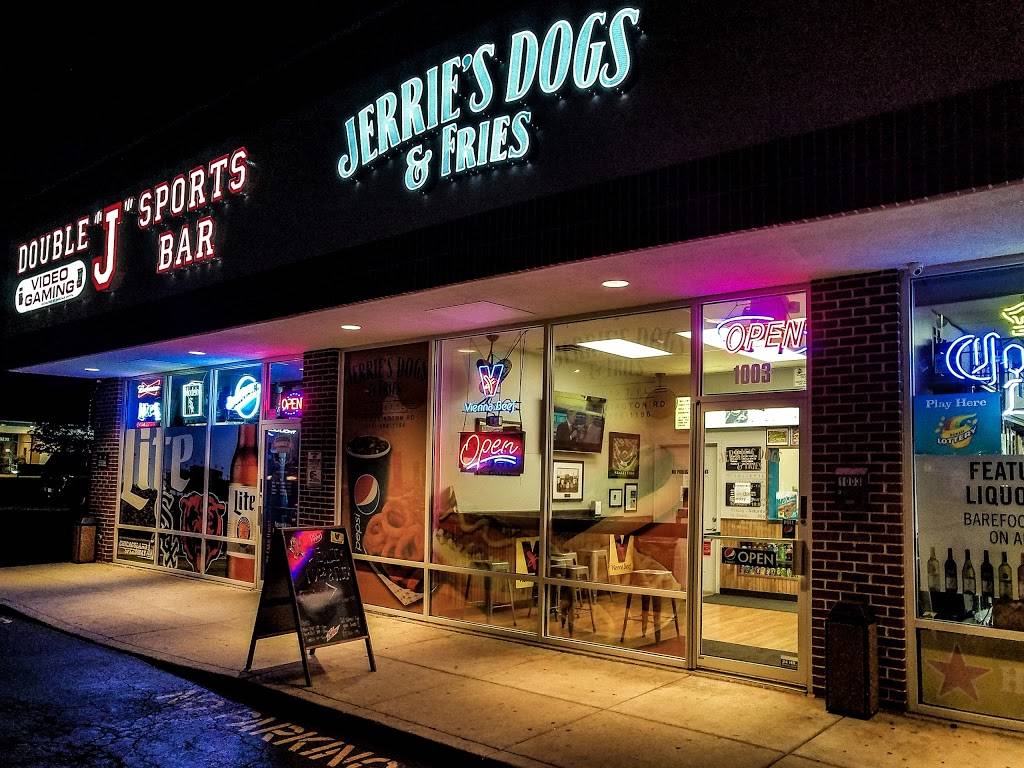 Jerries Dogs & More | restaurant | 1003 Essington Rd, Joliet, IL 60435, USA | 8156661196 OR +1 815-666-1196