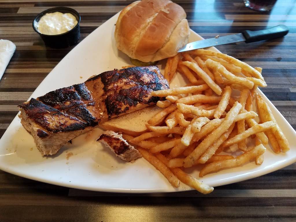 The Docs Inn | restaurant | 985 Avenue of the Cities, Silvis, IL 61282, USA | 3092811008 OR +1 309-281-1008