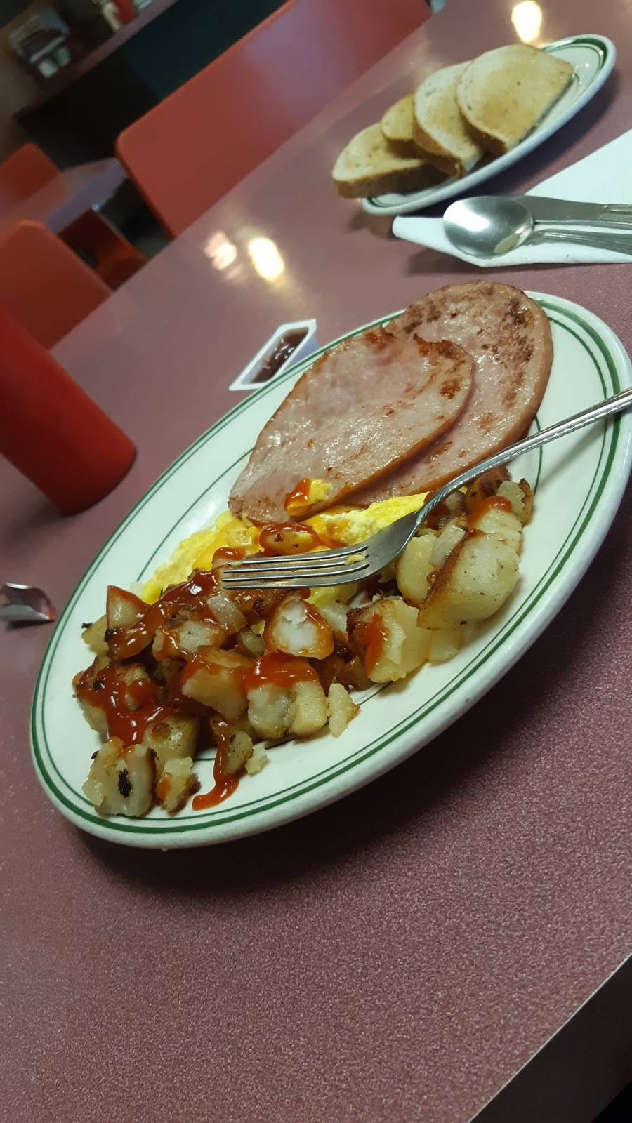 Fentons Restaurant | restaurant | 3448 Walker Rd, Windsor, ON N8W 3S3, Canada | 5199726891 OR +1 519-972-6891